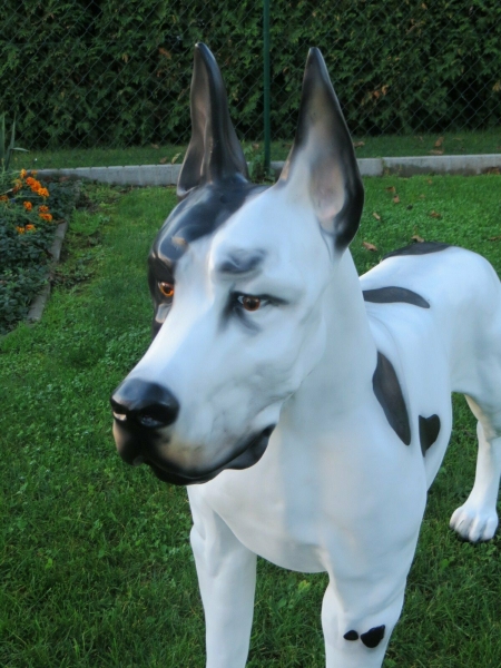 Hundefigur lebensgross als Deko Deutsche Dogge stehend, 110 cm hoch