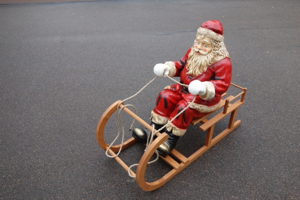 Grosser Weihnachtsmann auf Schlitten XXL für aussen, mit Zügeln, 130 cm lang