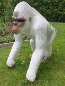 Affenfigur Gorilla-Kind, weiss, 76 cm hoch 1