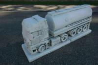 Lastwagen Modell aus Beton 