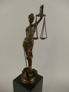 Statuette aus Bronze von Justitia, 32 cm hoch 5