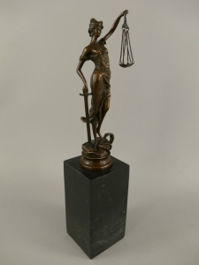 Statuette aus Bronze von Justitia, 32 cm hoch 6