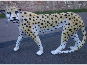 Gartendekofigur Gepard, lebensgross,135 cm lang 1