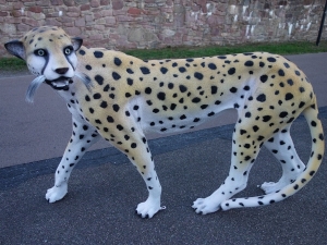 Gartendekofigur Gepard, lebensgross,135 cm lang 3