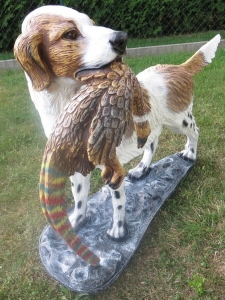 Hundefigur Jagdhund mit Fasan, 124 cm lang, ideal für passionierte Jäger als Gartendeko 3