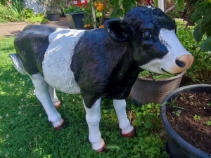 Deko Kalb: Lebensgrosse Deko Kalb Figur, schwarz-weiss, 104 cm lang 1