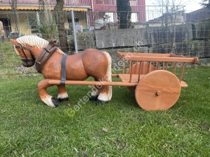 Gartenskulptur Pferd mit Wagen
