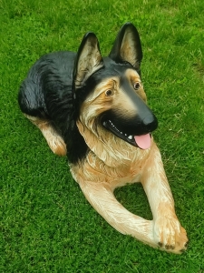 Deutscher Schäfer, liegend, Hundefigur Deko, 90cm lang