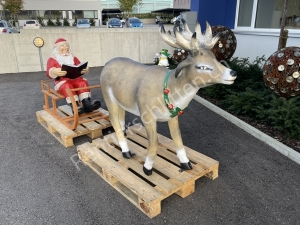 Grosser Weihnachtsmann auf Schlitten Maxi