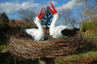 Deko Storch zur Geburt mit 2 sitzenden Störchen