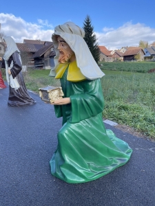 Seitenansicht der grossen Kaspar Krippenfigur