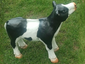 Kalbfigur Gartendeko stehend, 70 cm lang