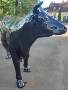 Deko Kuhfigur lebensgross Sonderanfertigung in schwarz mit Autolack 5