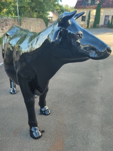 Deko Kuhfigur lebensgross Sonderanfertigung in schwarz mit Autolack 6