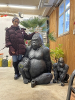Lebensgrosse XXL-Gartendeko Figur Gorilla, 115 cm
