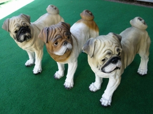 Deko Hundefigur Mops, stehend, 41 cm hoch