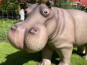 Kopfansicht der Nilpferd Gartenfigur