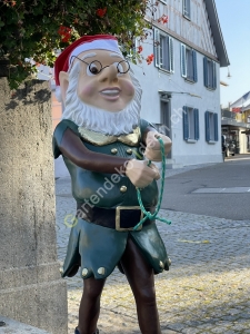Rudolf Rentier Figur mit Weihnachtselfe