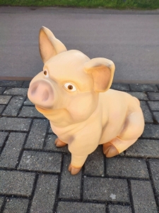 Schwein Dekofigur für Garten, sitzend, 55 cm hoch 3