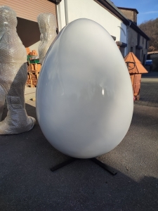 Riesiges XXL Osterei mit Ständer, Autolack, weiss, 170 cm hoch
